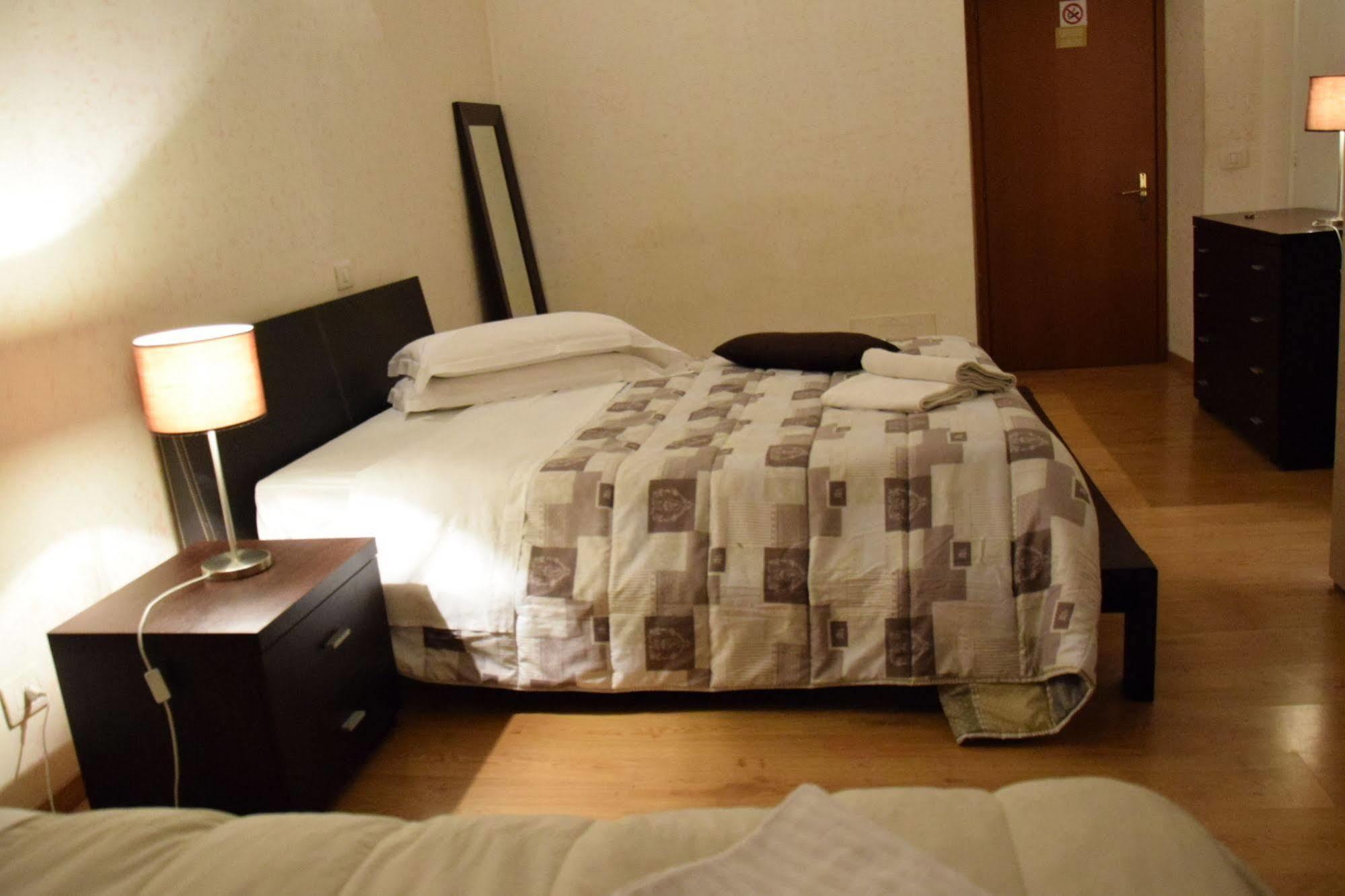 Happy Holiday Hotel 2*