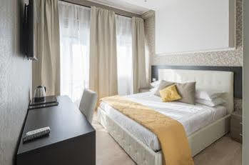 Hotel Happy Holiday